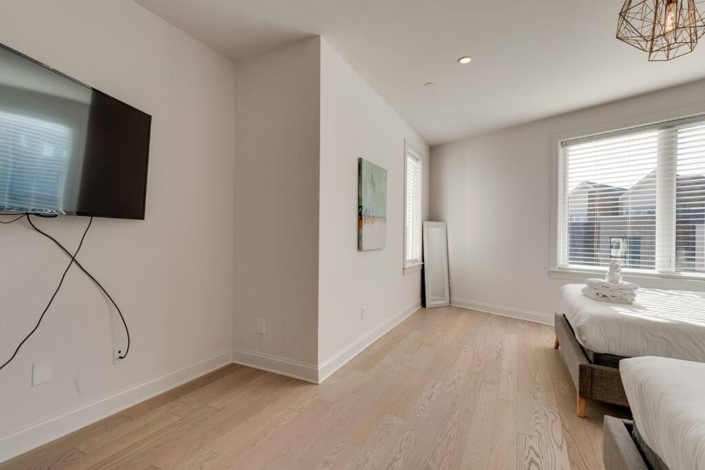 Rooftop Fun, Walk To The Gulch And 12th S Near Broadway *