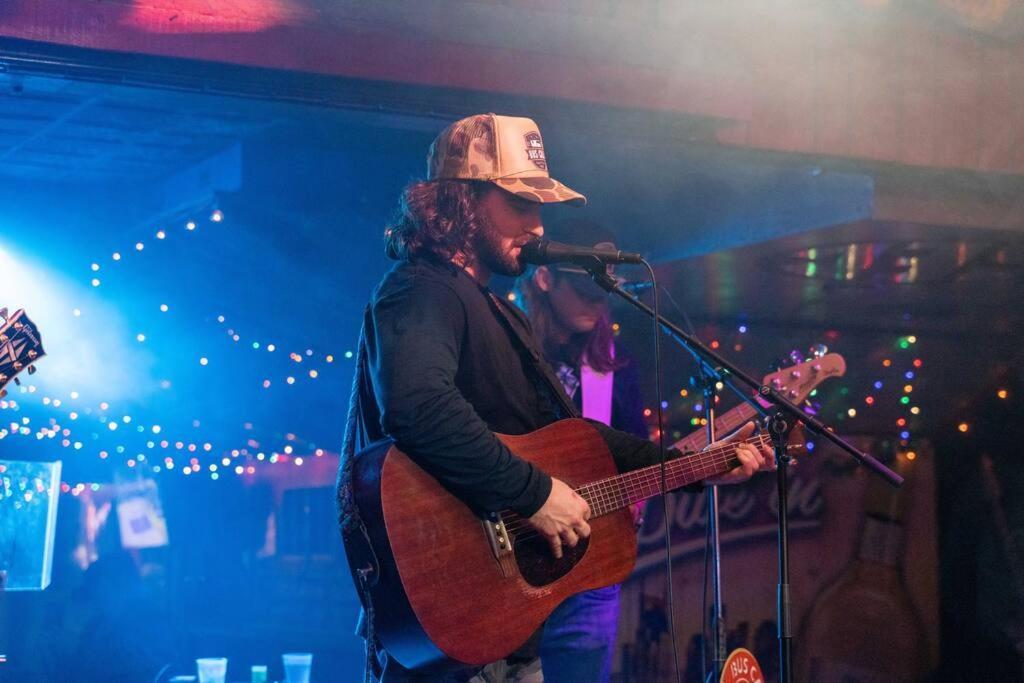 Spacious Only 2 Mi To Broadway Nashville