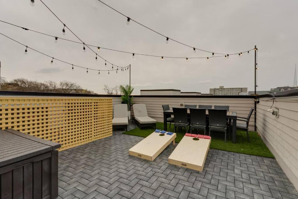 Holiday home Luxury Townhome! Rooftop-game Room! Near Broadway! Nashville
