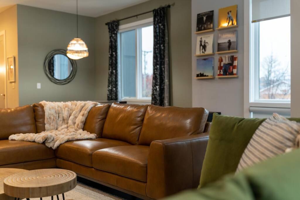 Holiday home Luxury Townhome! Rooftop-game Room! Near Broadway!