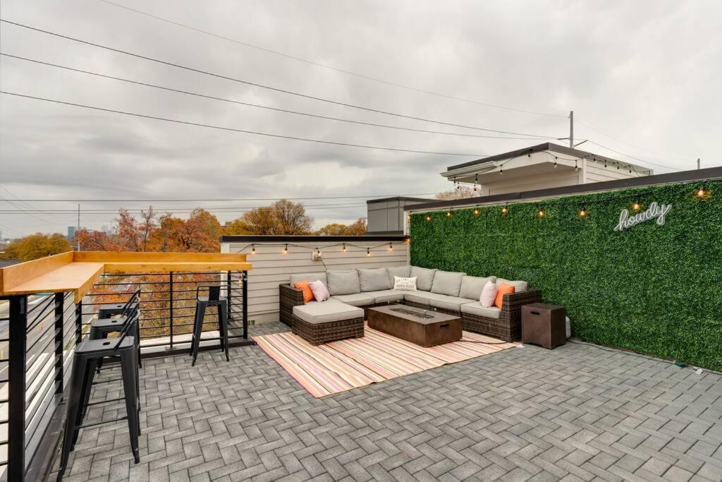Holiday home Luxury Townhome! Rooftop-game Room! Near Broadway! *