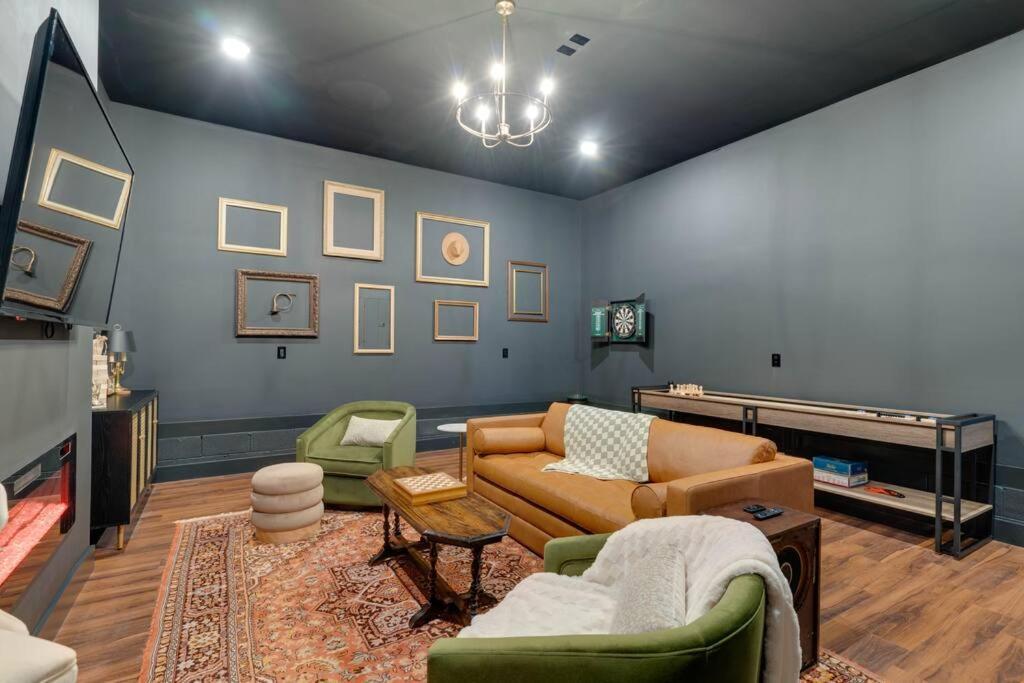 Luxury Townhome! Rooftop-game Room! Near Broadway! * Nashville