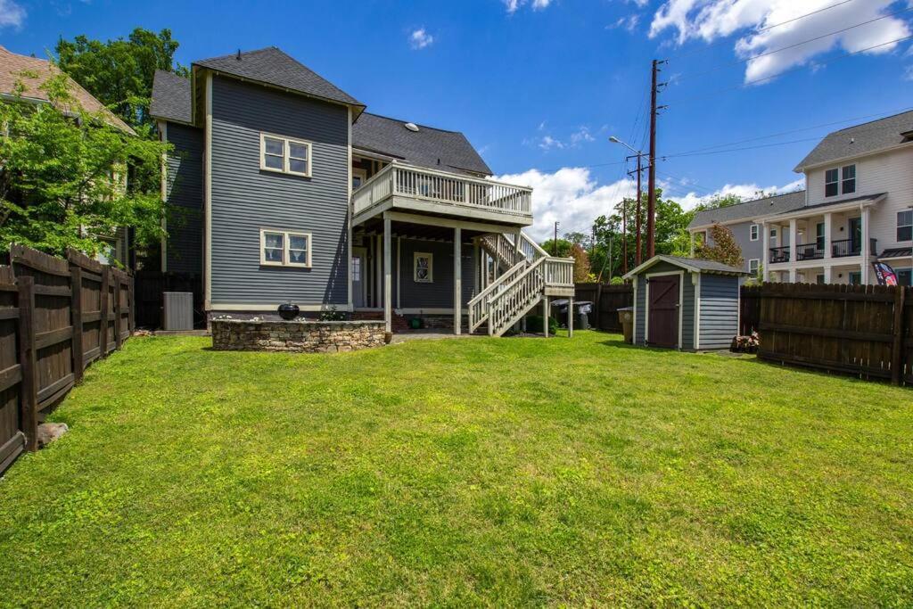 Holiday home Historic Gem! Fire Pit, 2 Miles To Broadway! *