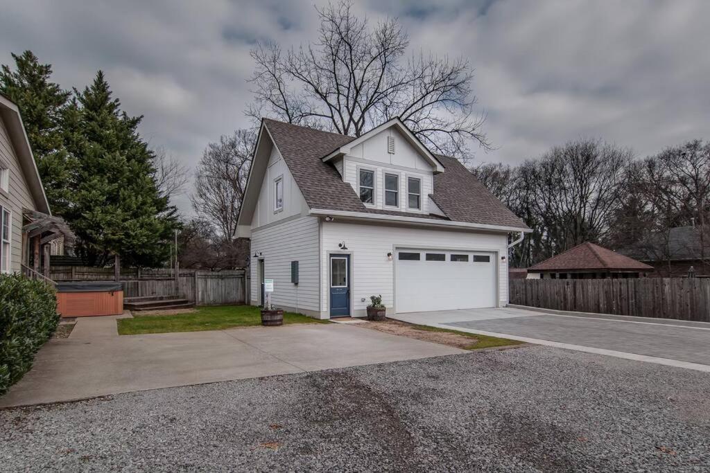 Cozy Loft - Steps To 12th South And Belmont * Nashville