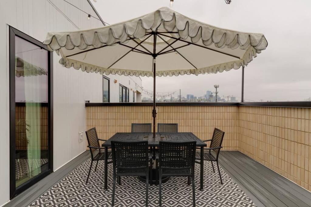 Apartment Brand New-luxury Apartment-downtown *