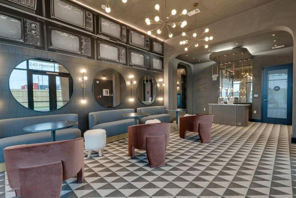 Brand New-luxury Apartment-downtown *