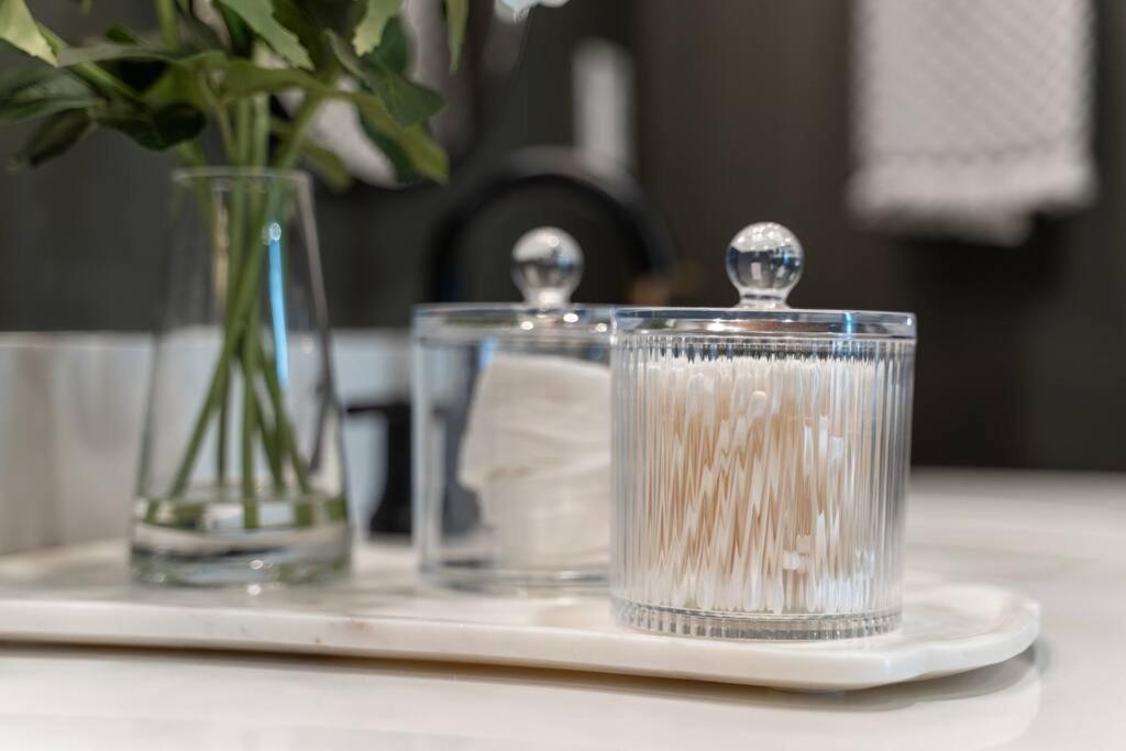 Apartment Brand New-luxury Apartment-downtown *