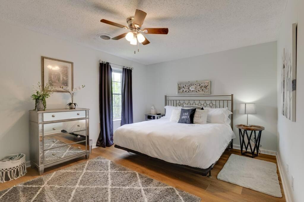 Apartment Beautiful 3 Bedroom- Free Parking 2m To Broadway Nashville