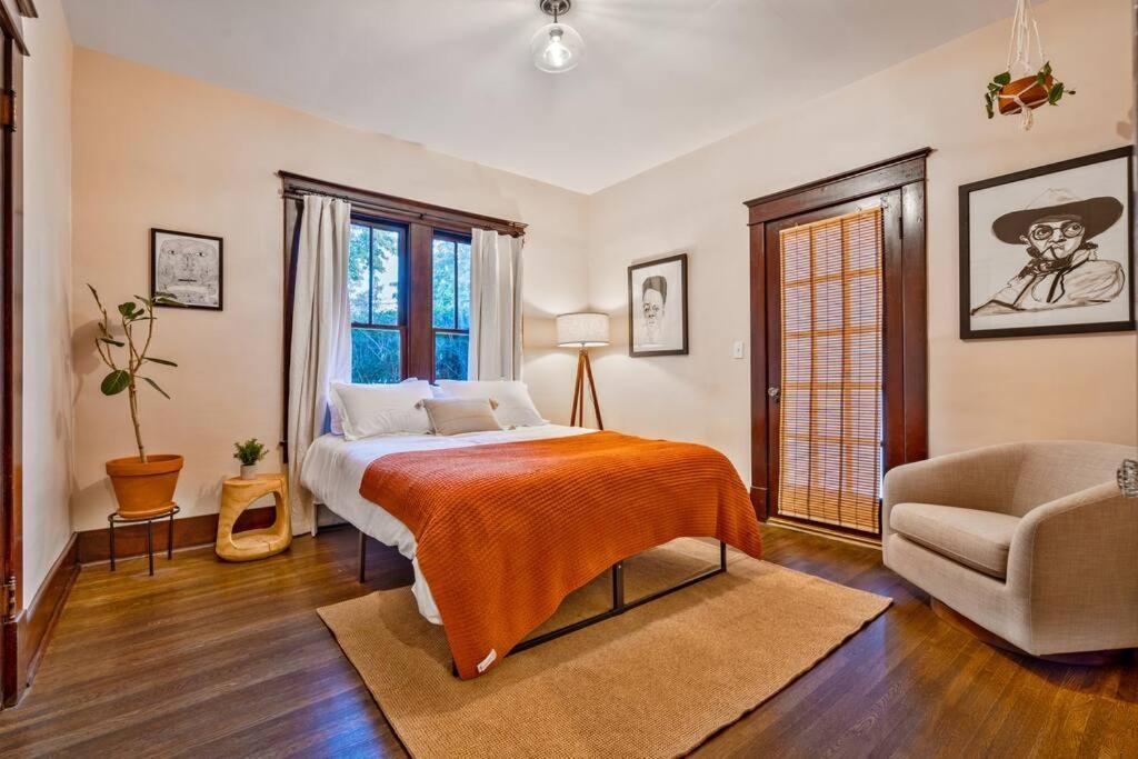 Bright In Hip East Walk To 5 Points - Only 2 Miles To Downtown