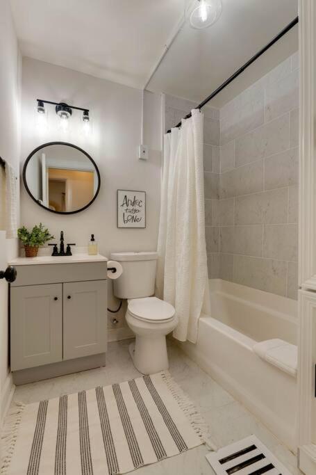 Apartment Southern Charmer Close To Broadway Sleeps 8 *