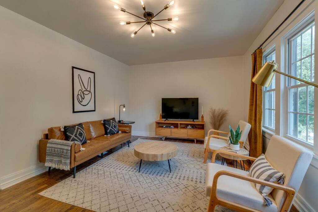 Apartment Southern Charmer Close To Broadway Sleeps 8