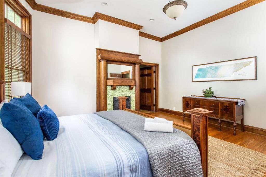 Holiday home Prime Location In 12south, Walkable To Shopping & Dining Nashville