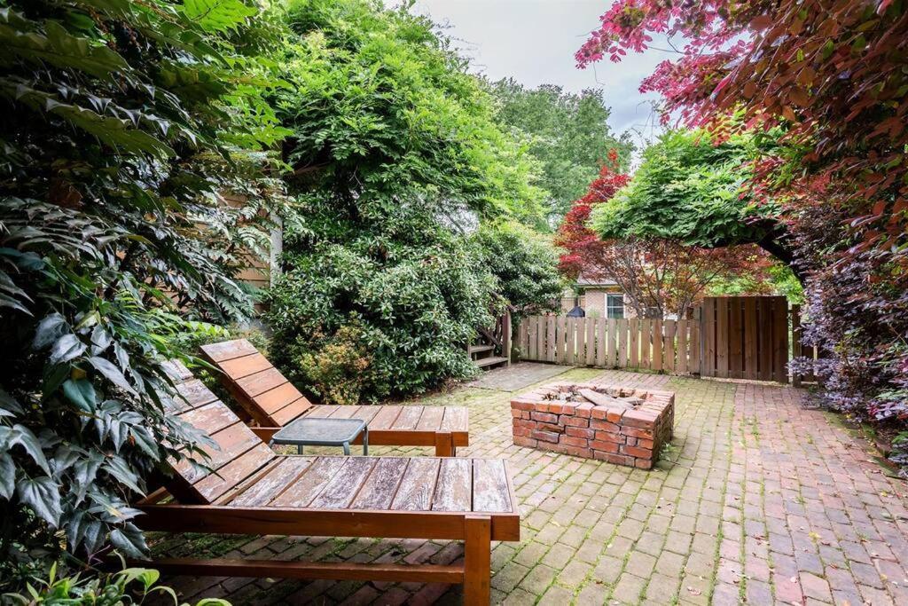 Prime Location In 12south, Walkable To Shopping & Dining *