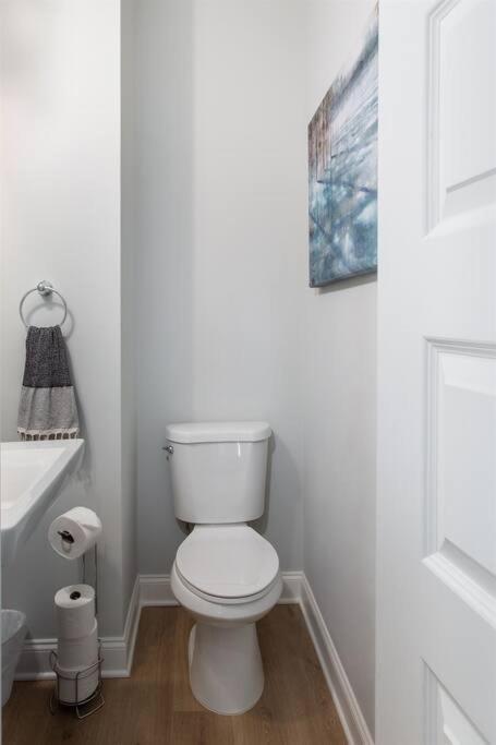 Holiday home With En-suite Bath, Tv & Blackout Shades *