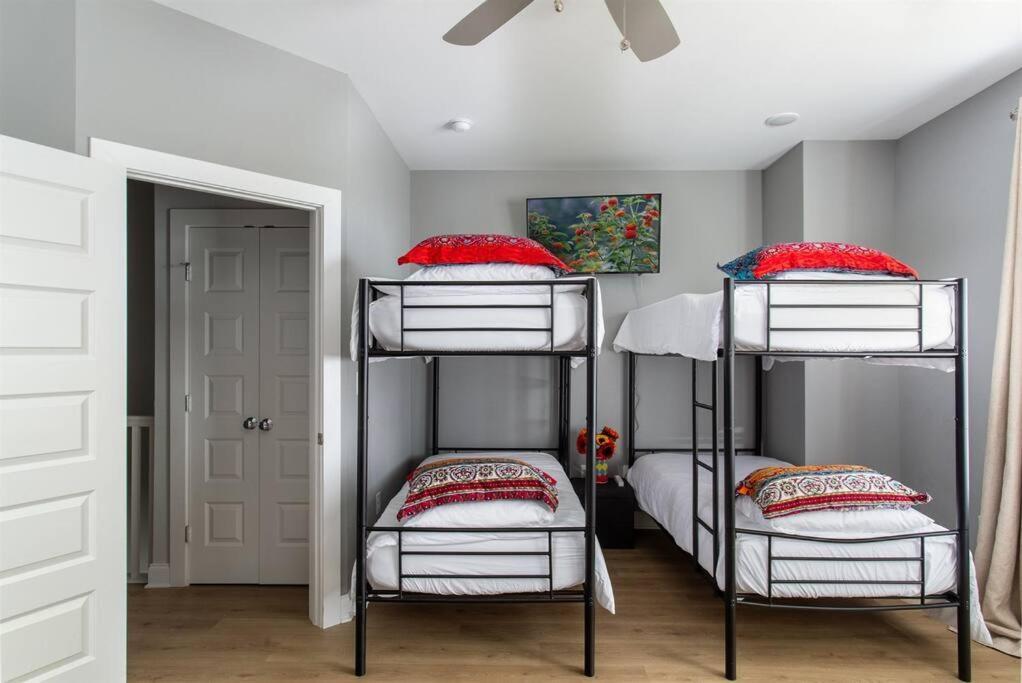 Holiday home With En-suite Bath, Tv & Blackout Shades Nashville