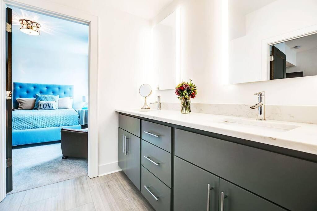 Rooftop, Walk To Restaurants, Printers Alley, Downtown