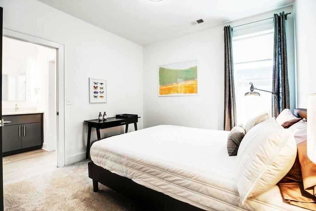 Rooftop, Walk To Restaurants, Printers Alley, Downtown Holiday home