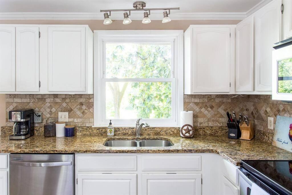 Holiday home Honky Tonk Bar, Minutes To Airport & Broadway