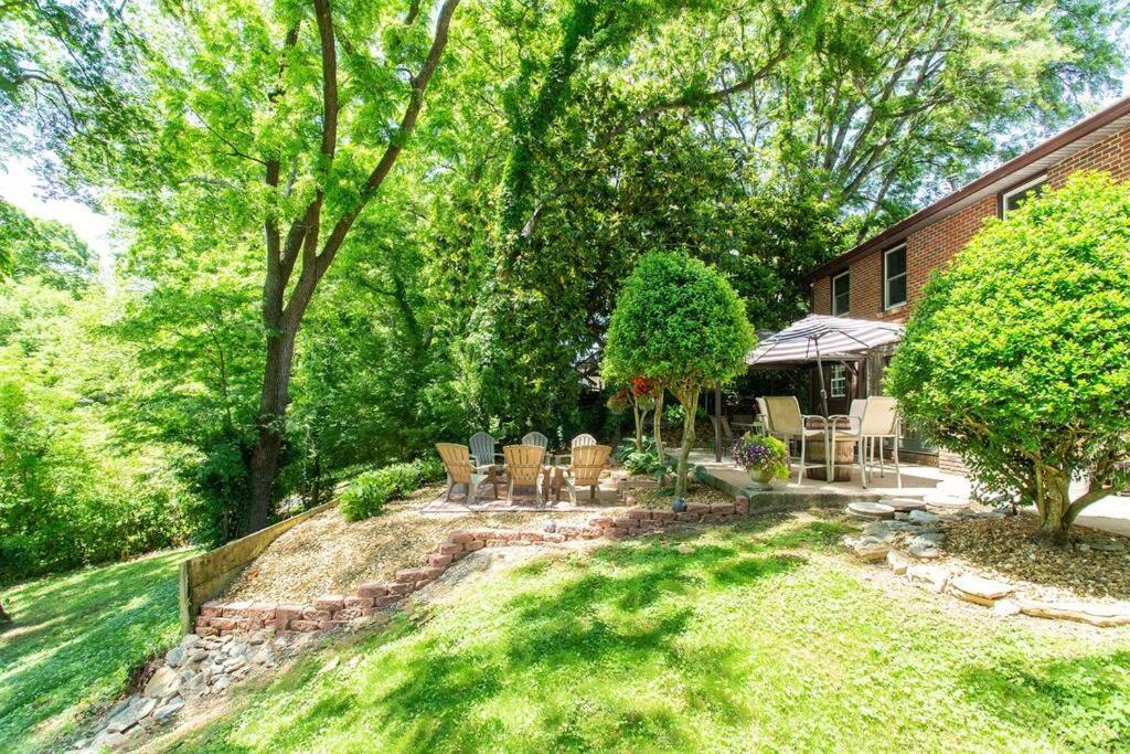 Honky Tonk Bar, Minutes To Airport & Broadway Nashville