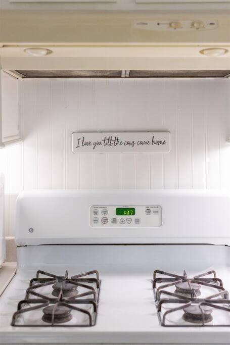 Holiday home Minutes To Opry, Airport & Broadway *