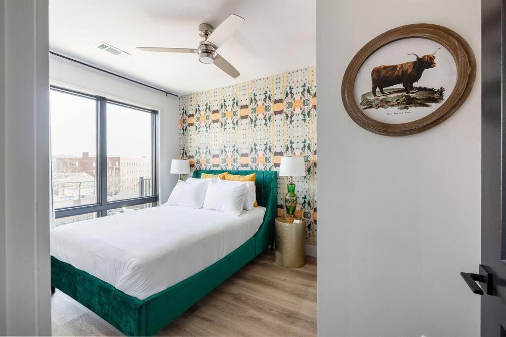 2 Side By Side Units, The Honky Tonk Party Pads, Parking Gym Pool * Nashville