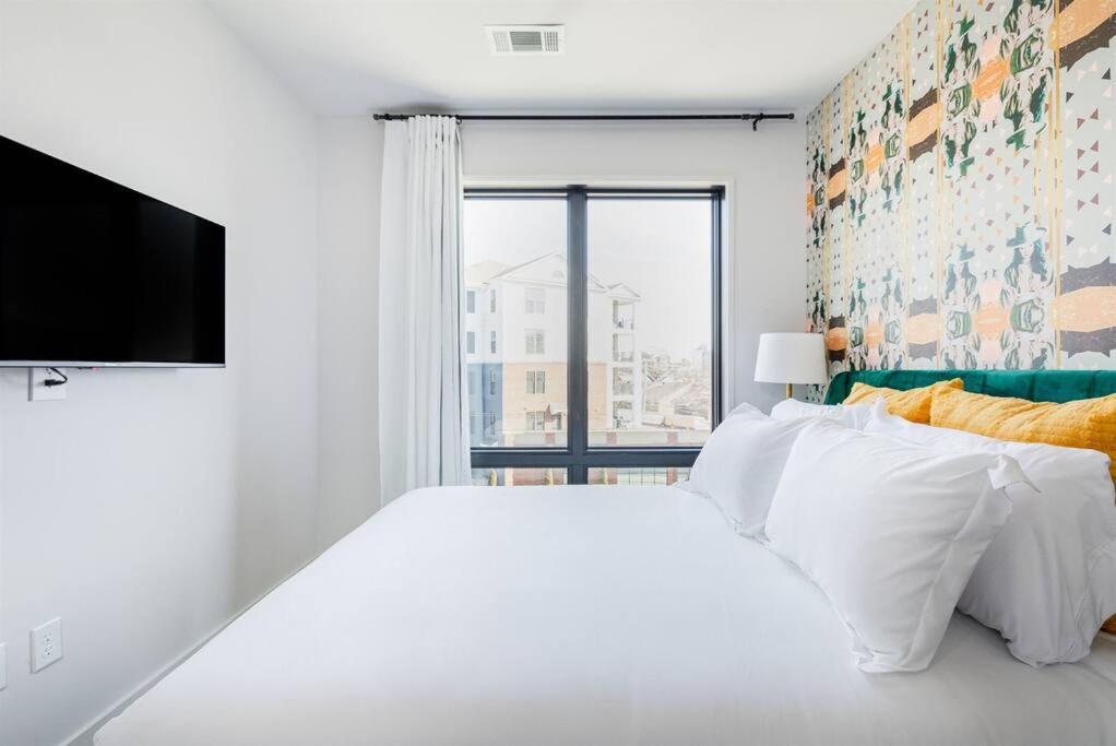 Apartment 2 Side By Side Units, The Honky Tonk Party Pads, Parking Gym Pool Nashville