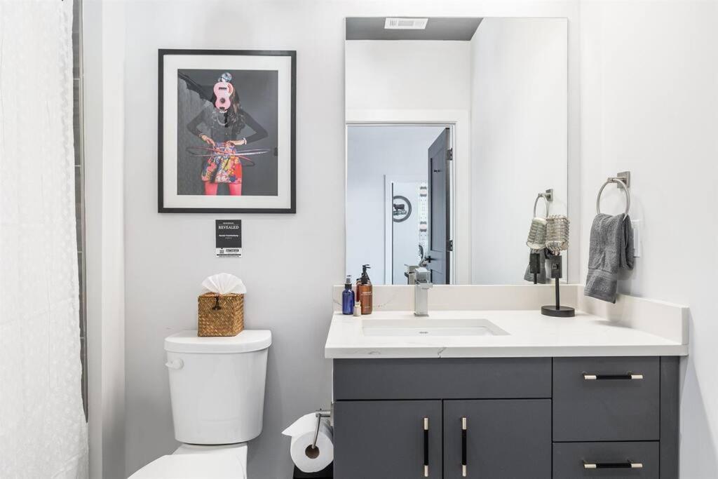 Downtown Midtown Vanderbilt, Honky Tonk Party Pad 2, Parking Gym Pool *