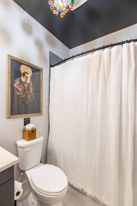 2 Side By Side Units, The Honky Tonk Party Pads, Parking Gym Pool