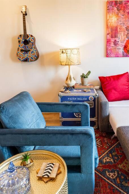 2 Side By Side Units, The Honky Tonk Party Pads, Parking Gym Pool *