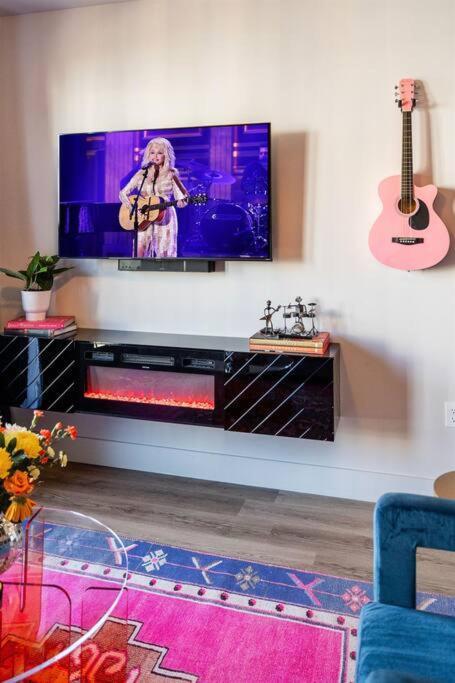 Downtown Midtown Vanderbilt, Honky Tonk Party Pad 2, Parking Gym Pool Apartment *