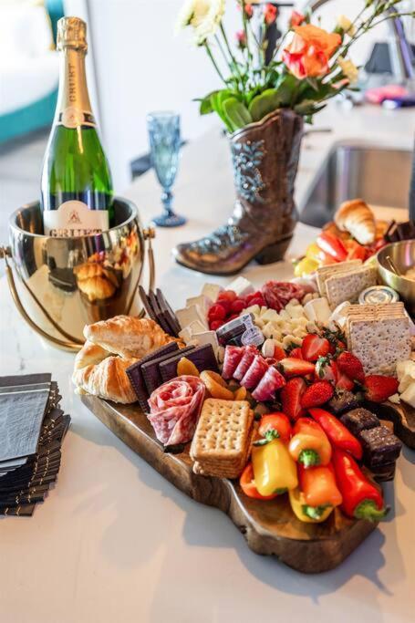 Downtown Midtown Vanderbilt, Honky Tonk Party Pad 2, Parking Gym Pool