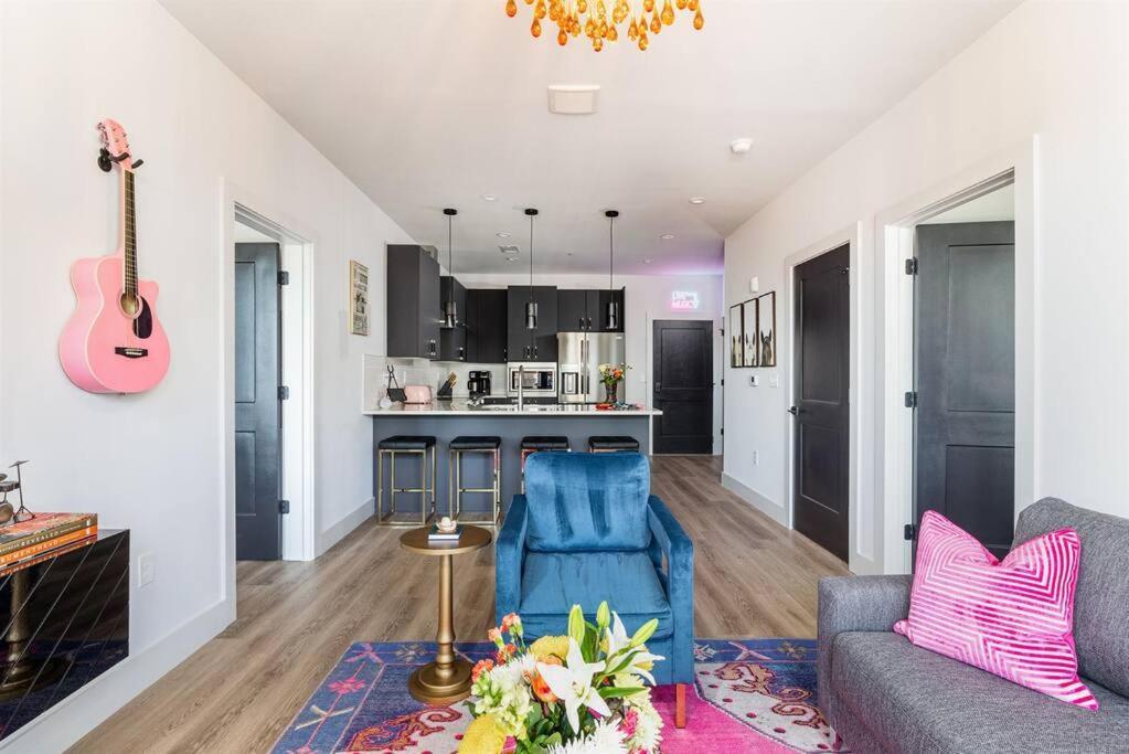 Downtown Midtown Vanderbilt, Honky Tonk Party Pad 2, Parking Gym Pool Apartment *