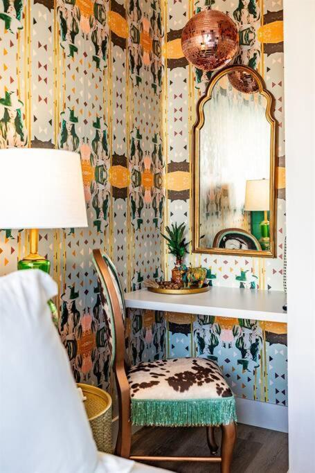 Apartment Downtown Midtown Vanderbilt, Honky Tonk Party Pad 2, Parking Gym Pool Nashville