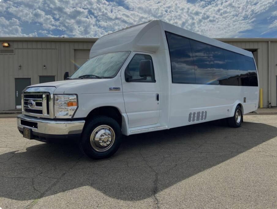 Downtown Midtown Vanderbilt, Honky Tonk Party Pad 1, Parking Gym Pool Apartment