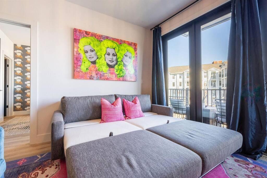 Apartment Downtown Midtown Vanderbilt, Honky Tonk Party Pad 2, Parking Gym Pool Nashville