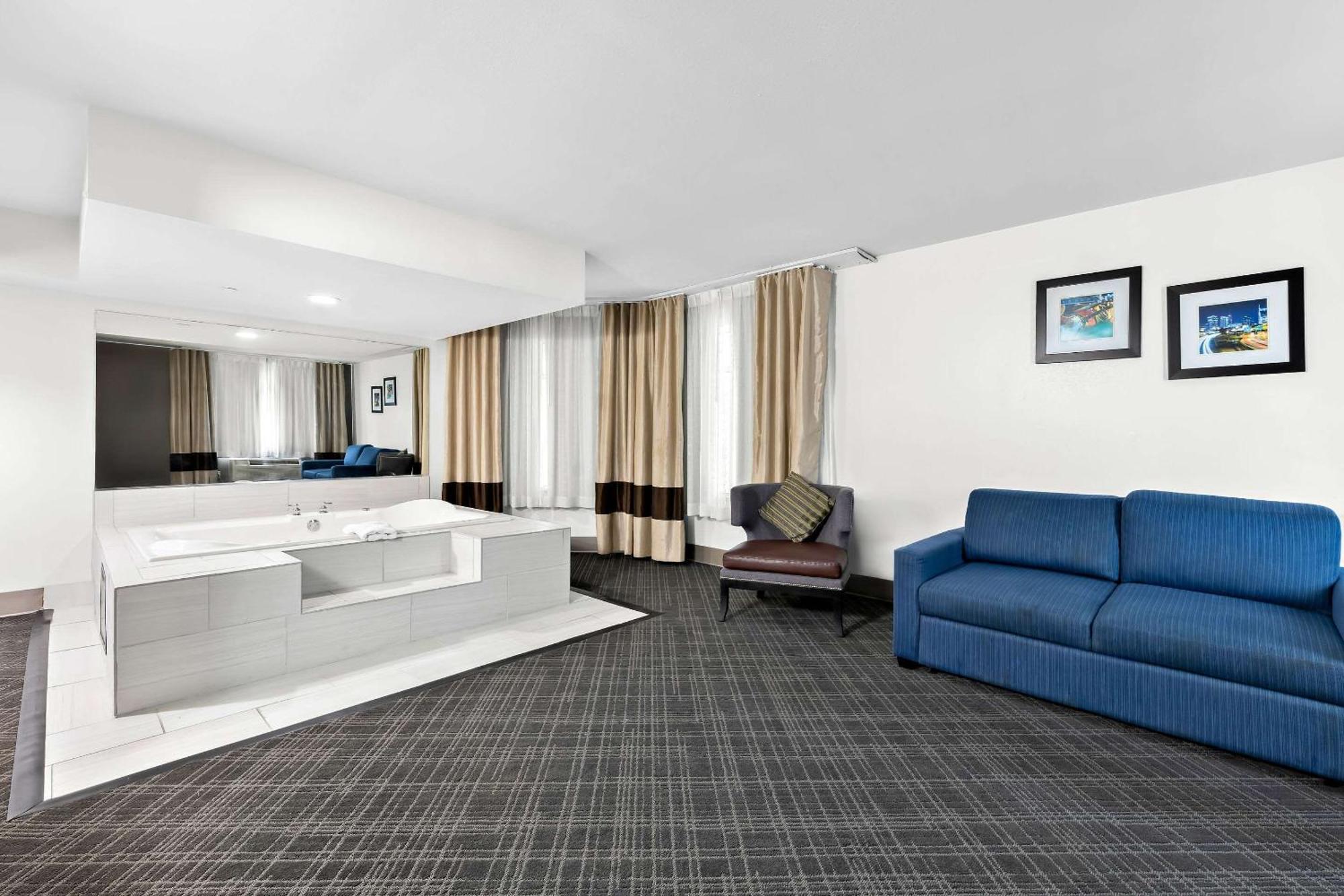 Hotel Comfort & Near Tanger Outlets I-24 Antioch 3*