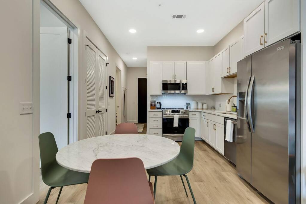 Jolene On Main - East Nash - 1 Mile To Dtnash - New Apartment *