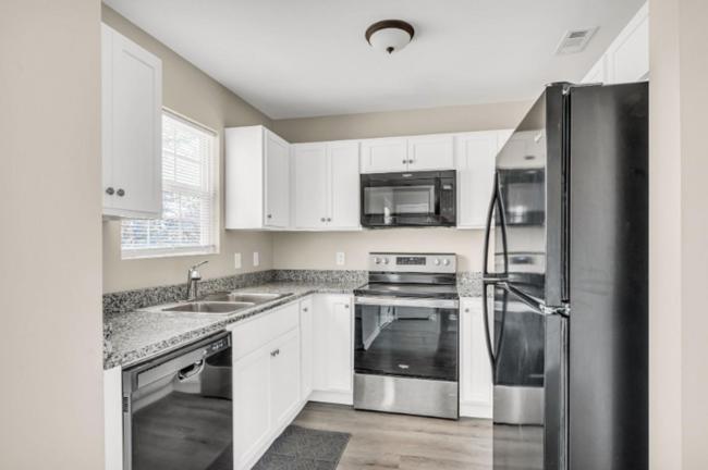 Charming 3-bedroom House Scenic&close To Downtown *