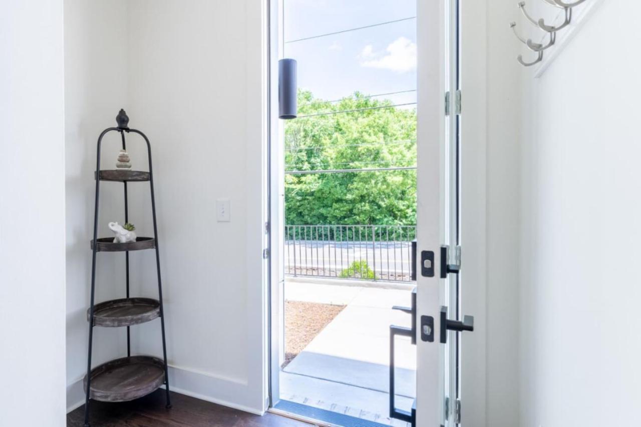 Holiday home 6 Bedroom Quiet Townhome! 6min To Airport & 15min To Downtown!