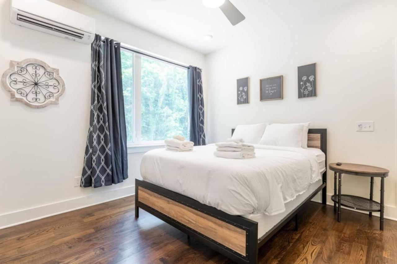 6 Bedroom Quiet Townhome! 6min To Airport & 15min To Downtown! * Nashville