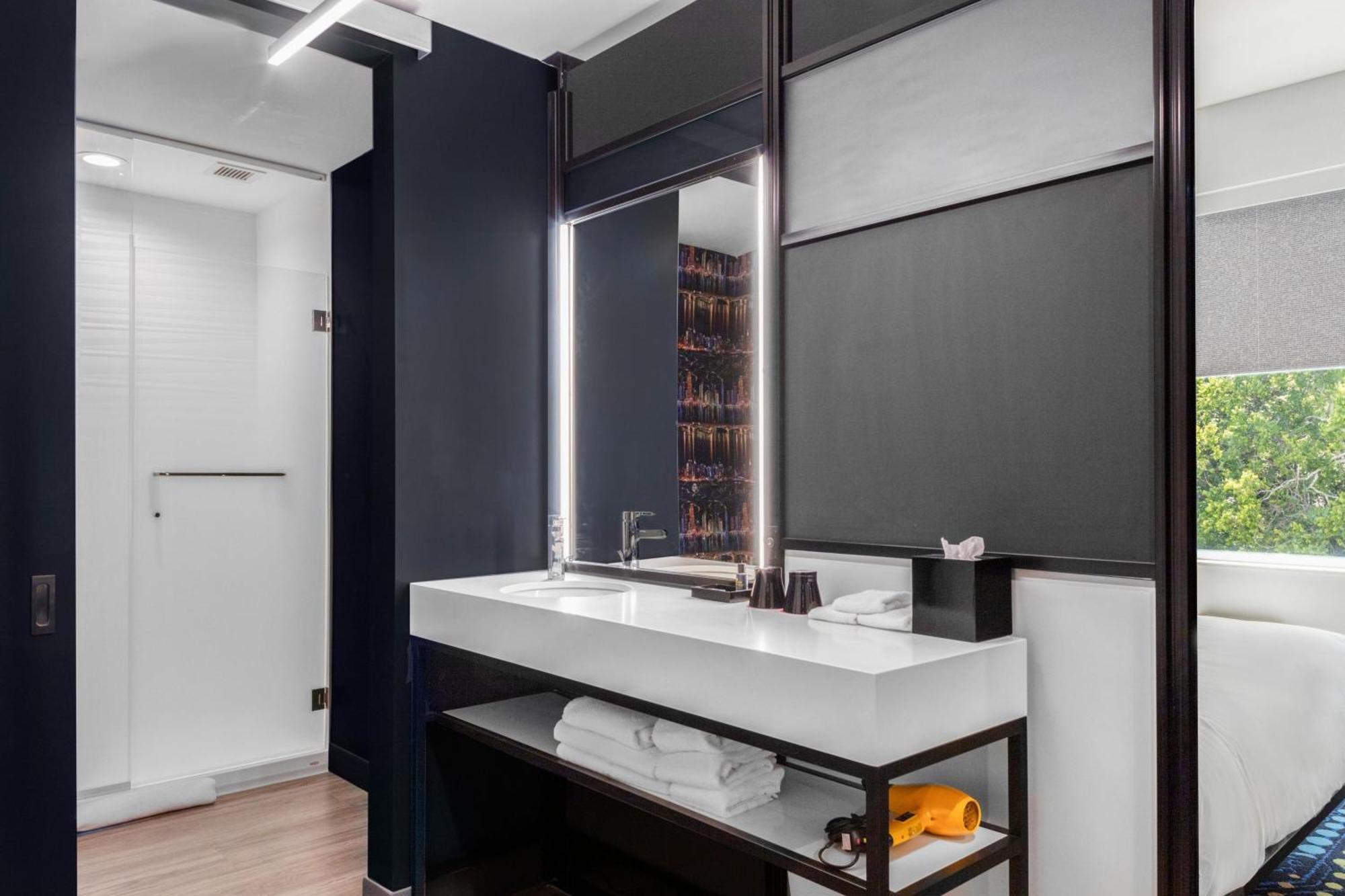 Aloft Airport Hotel