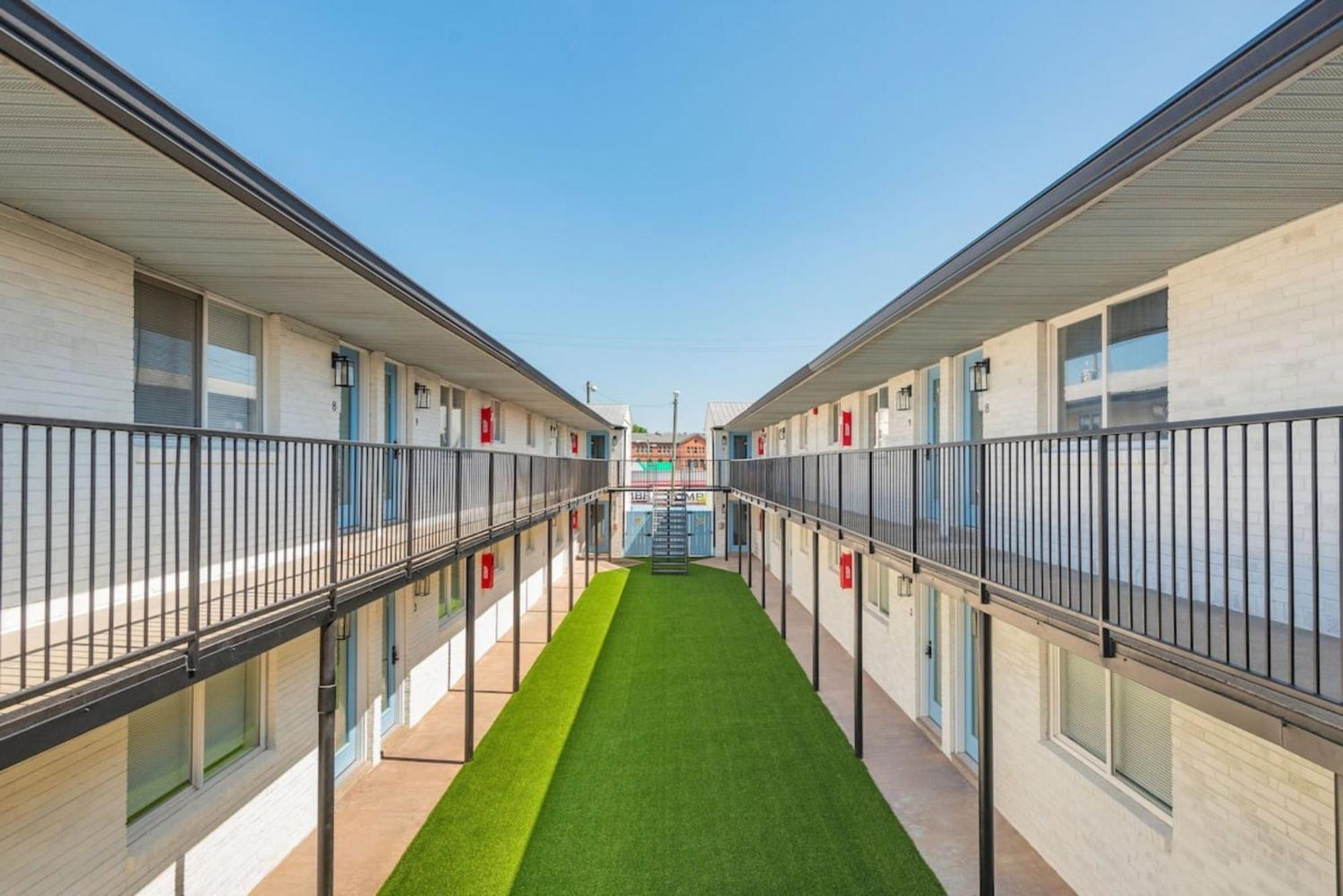 Explore From Your Stylish Unit Unit 3b Apts *