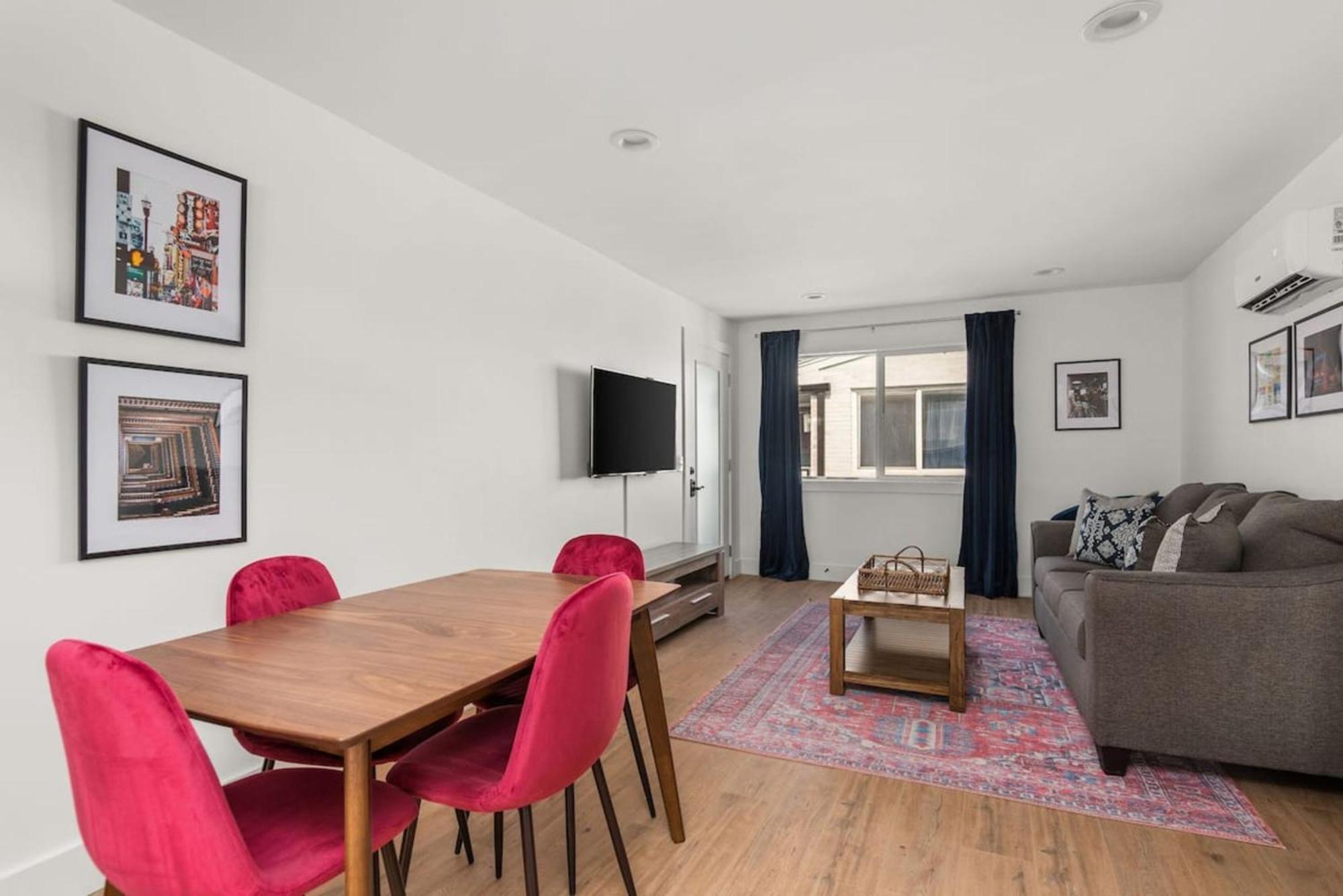 Nest- Contemporary Living Unit 2b Apts * Nashville