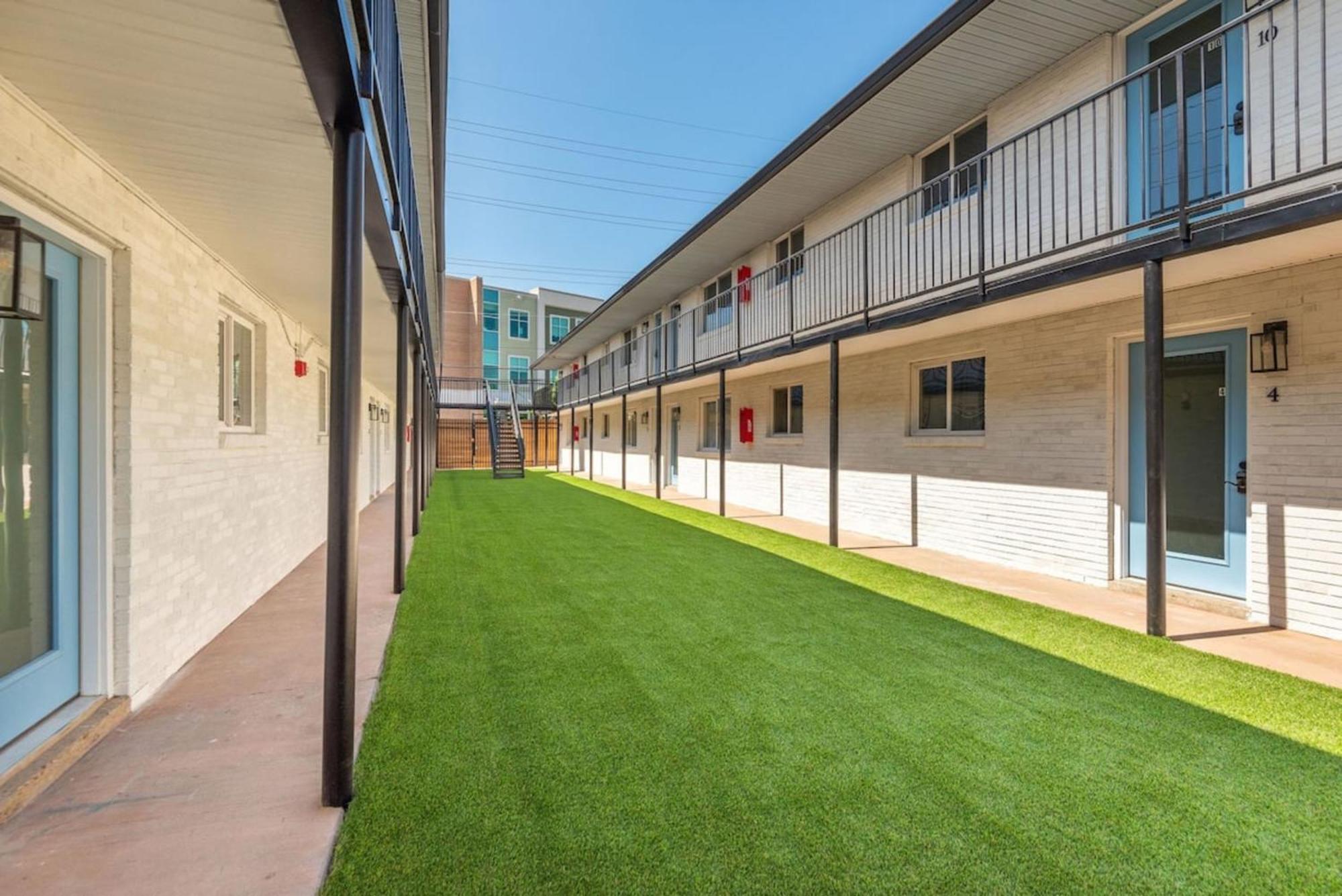 Apartment Living- A Stylish Escape Unit 6b Apts
