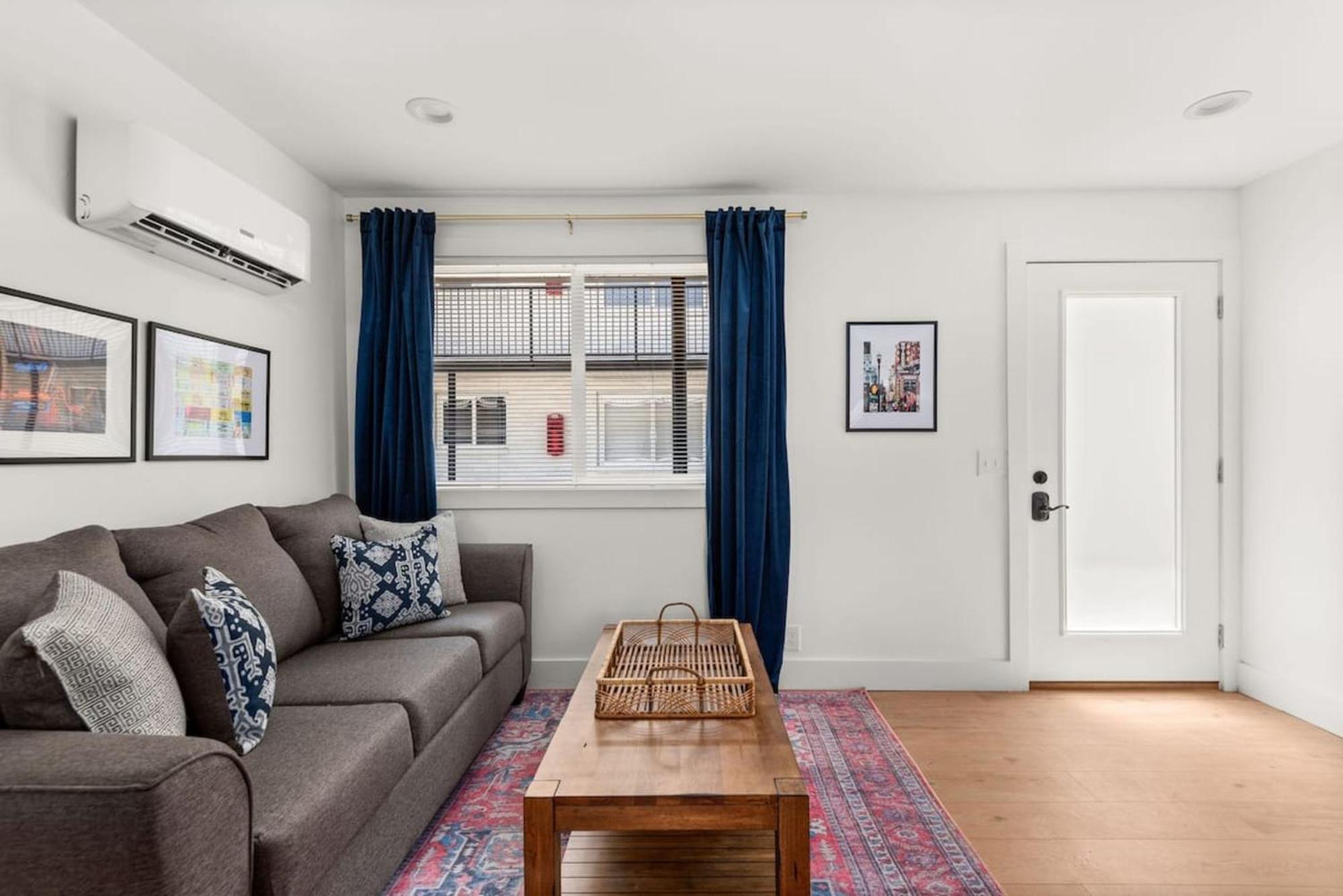 Cozy Retreat Minutes From Unit 9b Apts *