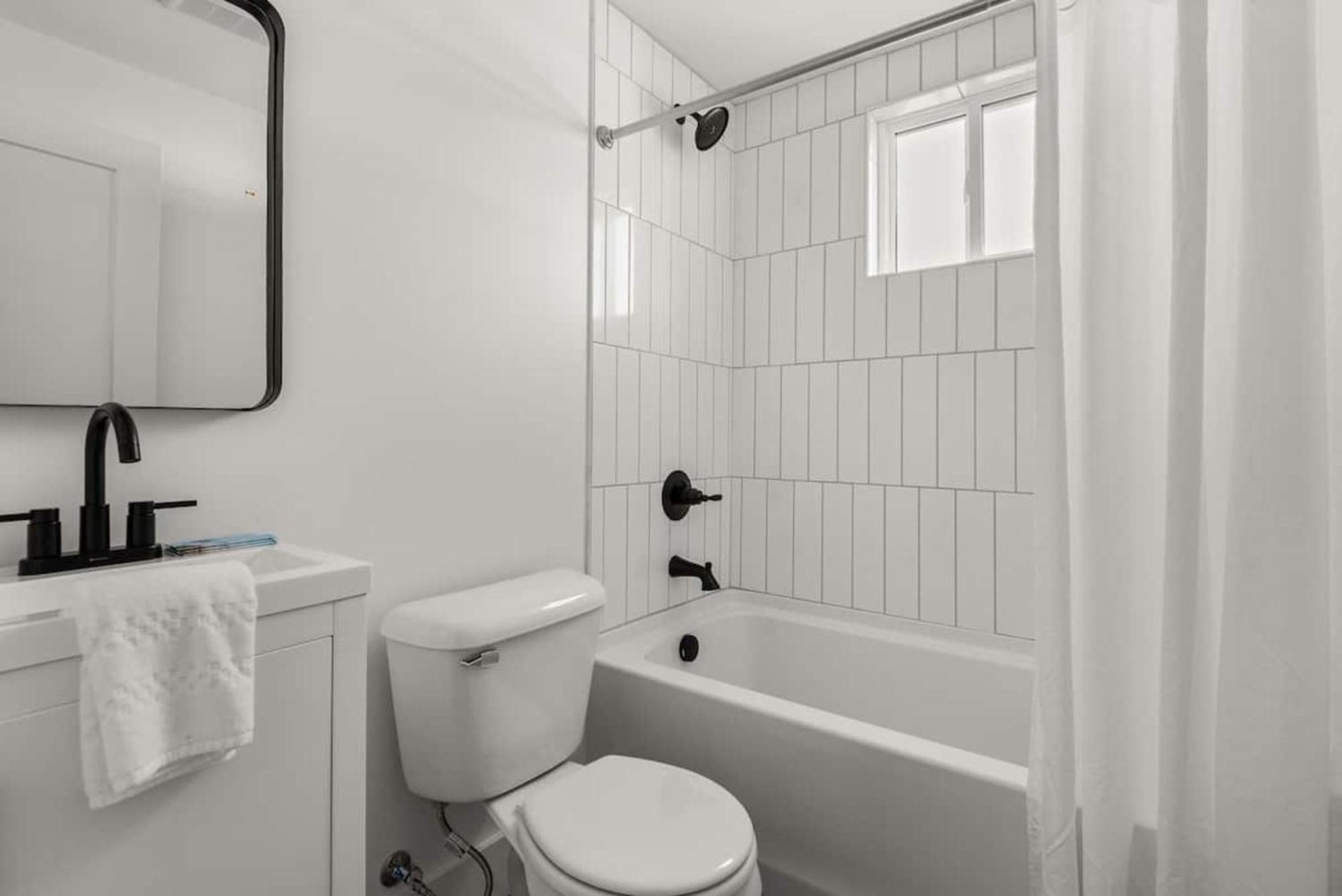 Charming Getaway Unit 12b Apts * Nashville