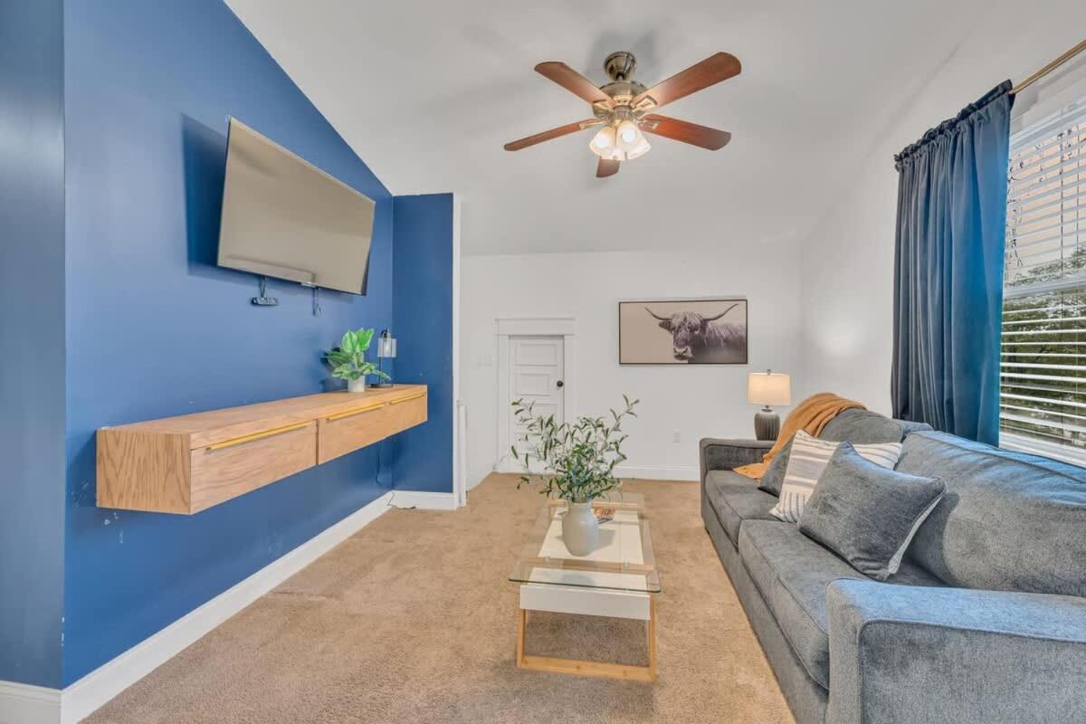 Lrg East Nash Mins 2 5pts & 5m To Dt * Nashville