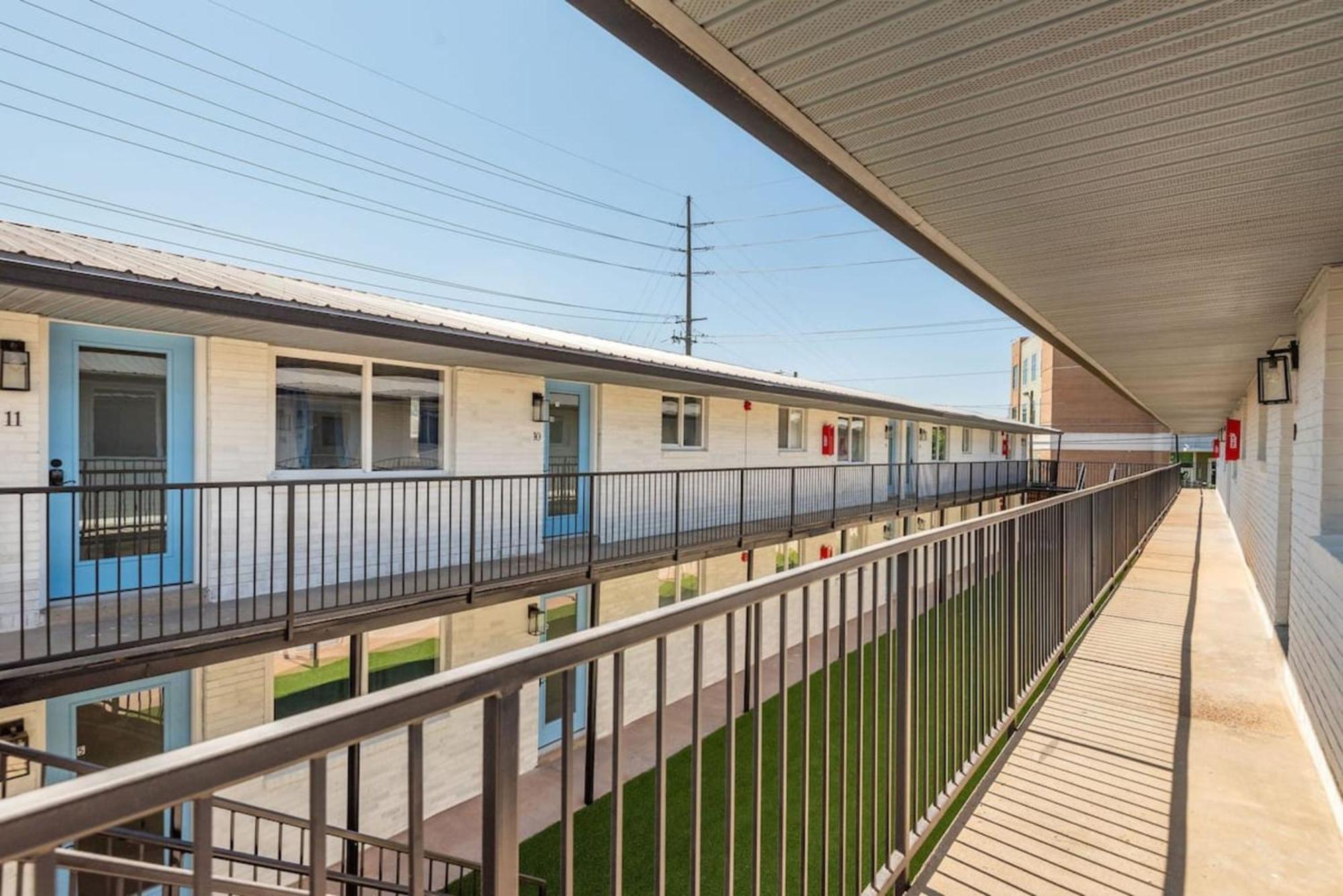 Hideaway- Close To Music And Fun Unit 1b * Nashville