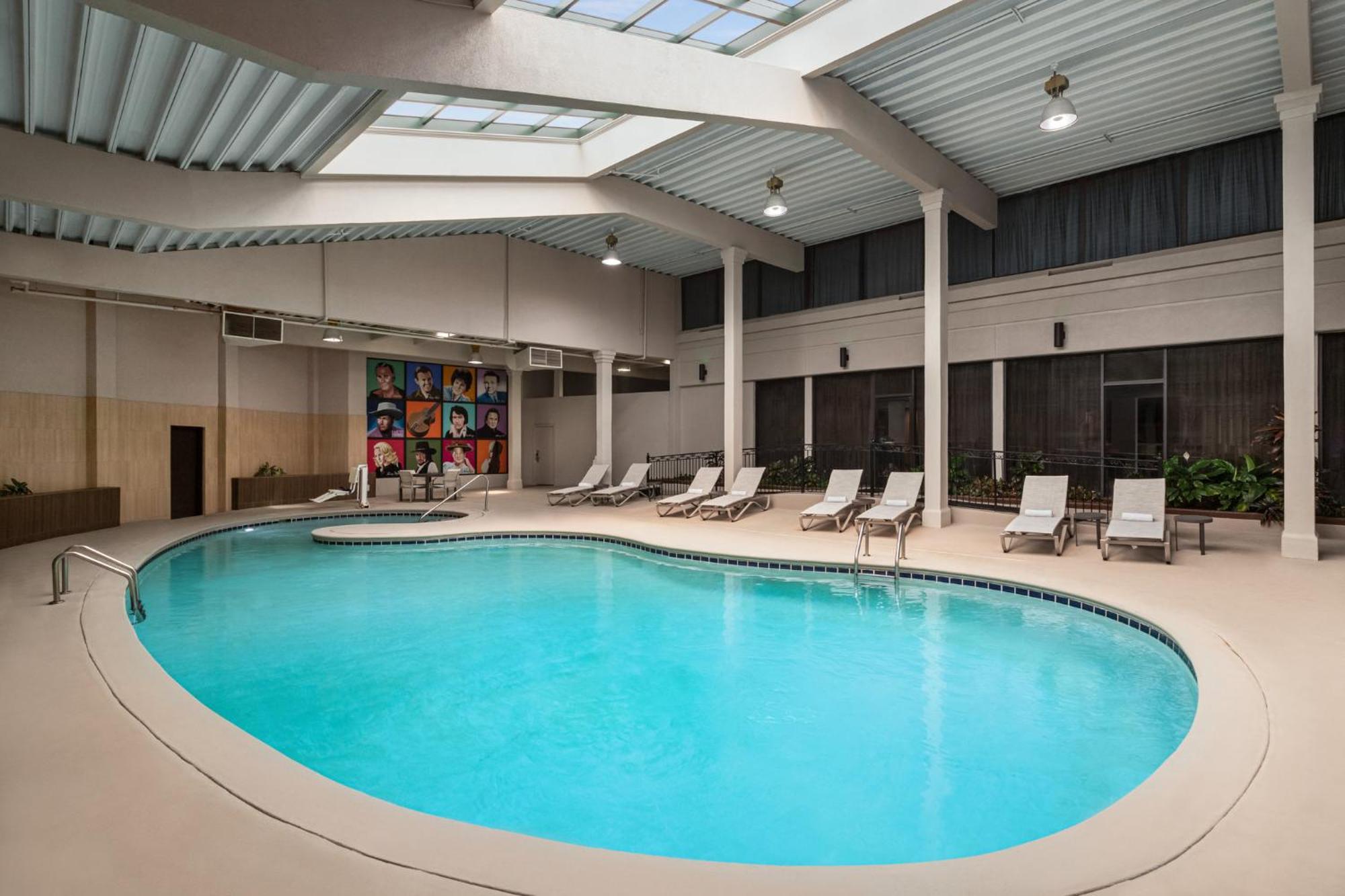 Downtown - Stadium By Ihg Hotel 3*