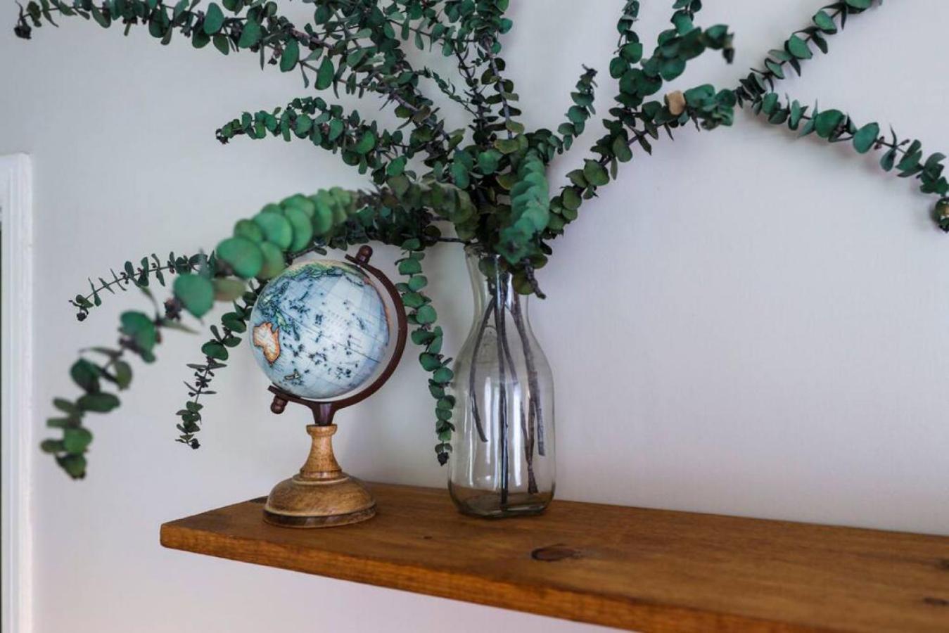 Holiday home 5 Min To Airport Pet Friendly Fire Pit Fenced Yard *